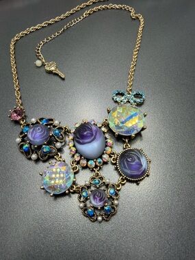 Betsey Johnson Gold-Tone Purple Rose Fairycore Necklace #22SN